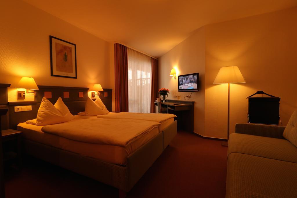 Hotel Zum Loewen Moerfelden-Walldorf Luaran gambar