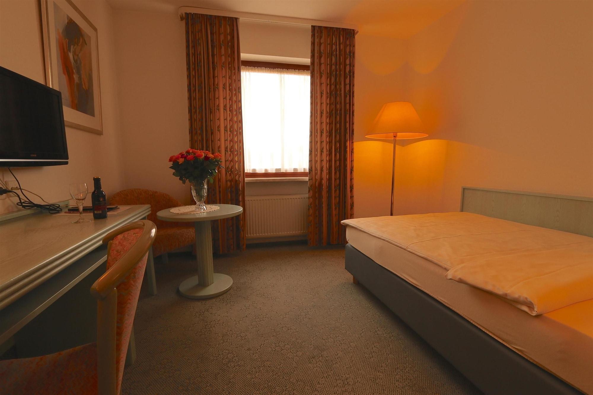 Hotel Zum Loewen Moerfelden-Walldorf Luaran gambar