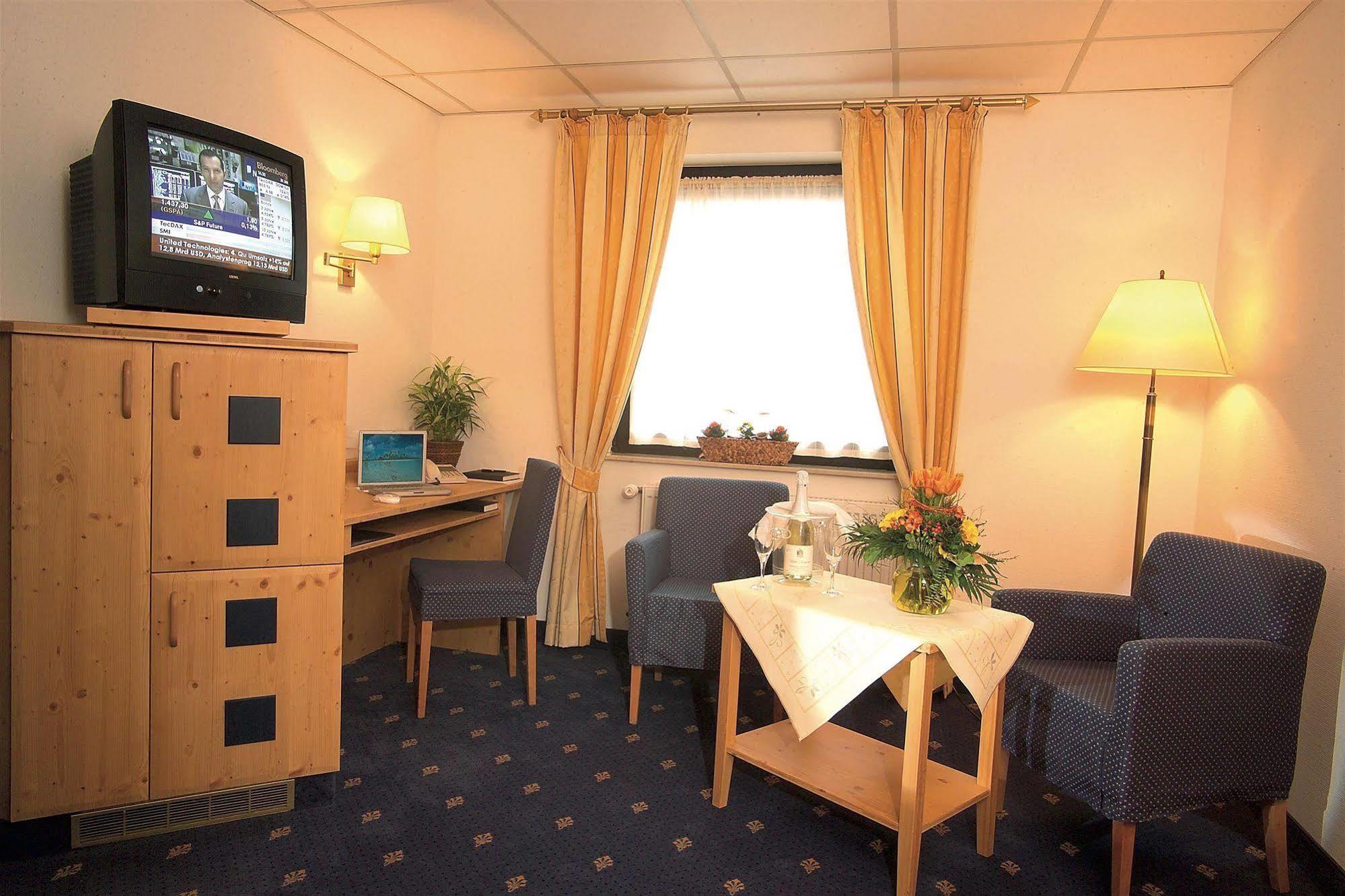 Hotel Zum Loewen Moerfelden-Walldorf Luaran gambar